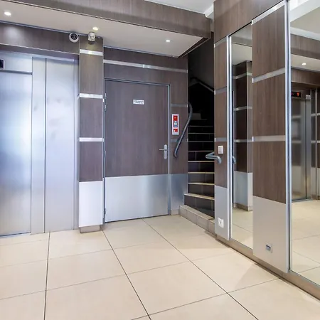 Port Golfe-juan Parking Wifi Climatisation Terrasse Lägenhet *