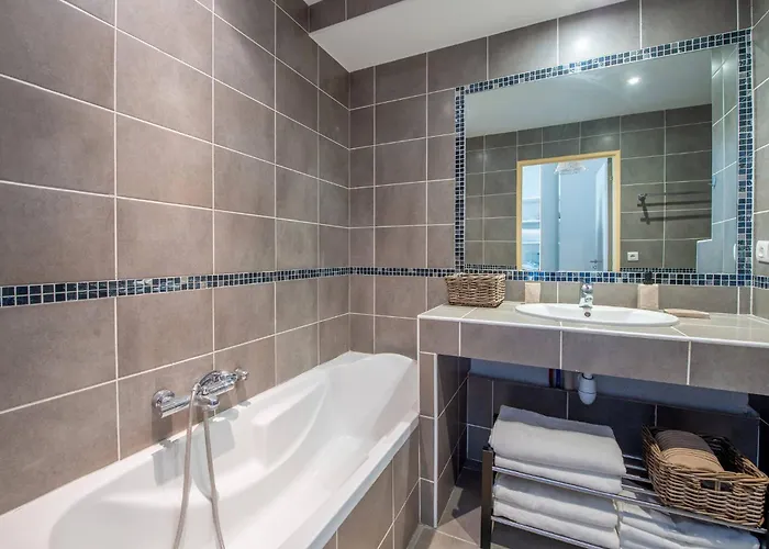 Port Golfe-juan Parking Wifi Climatisation Terrasse *